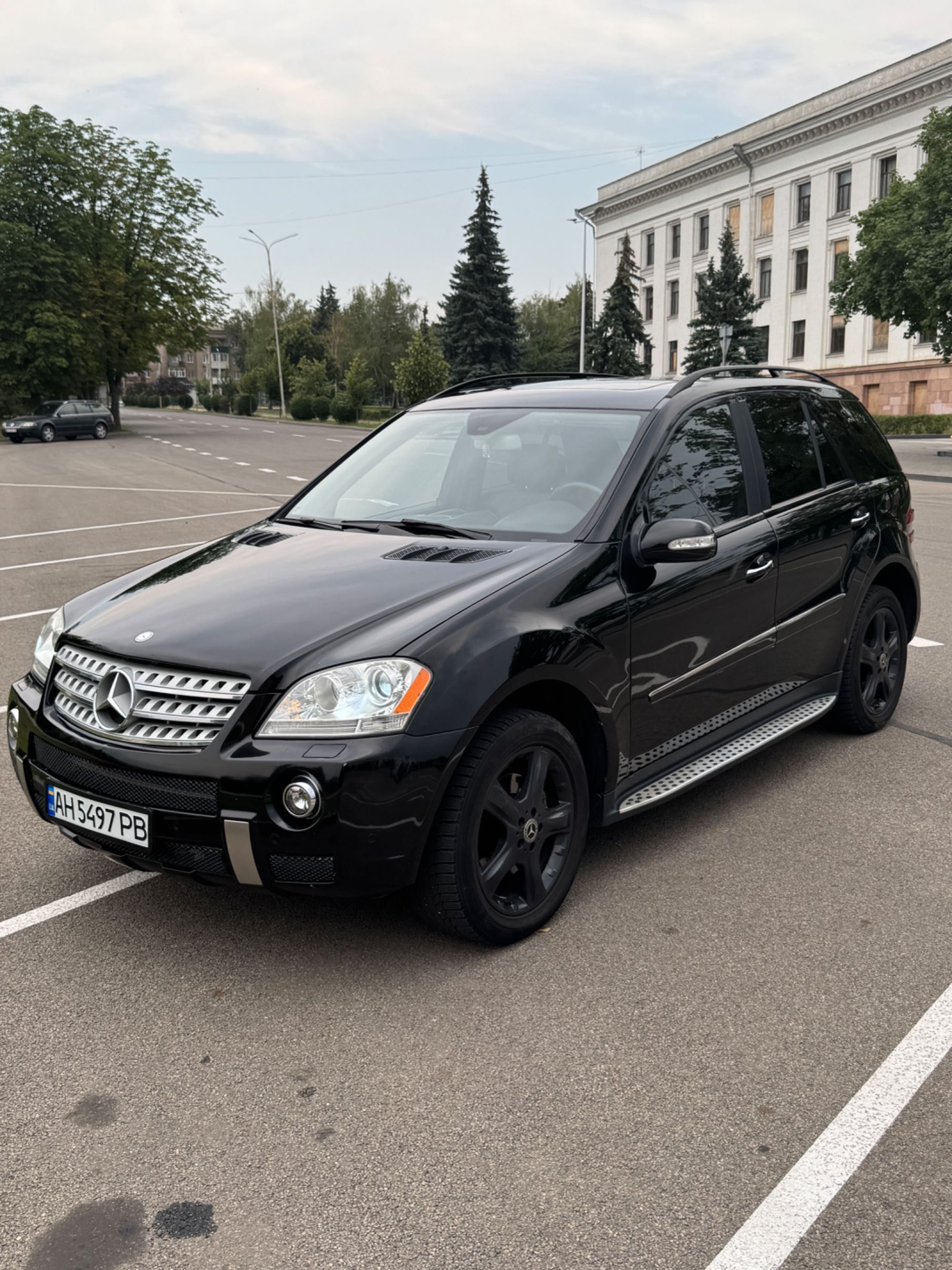Mercedes-Benz ML-500