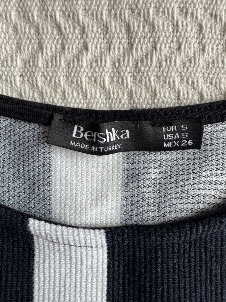 Кофтинка в полоску bershka s, m, l