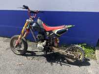 Vendo mota pit bike 200