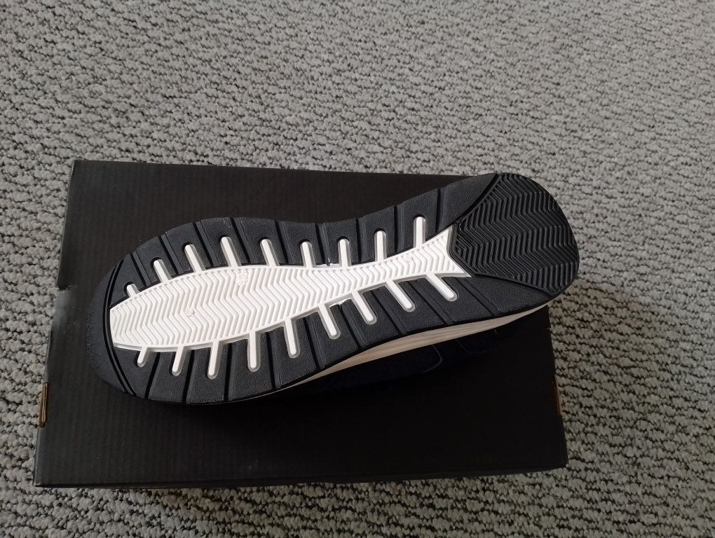 Nowe buty HI-TEC róż.42