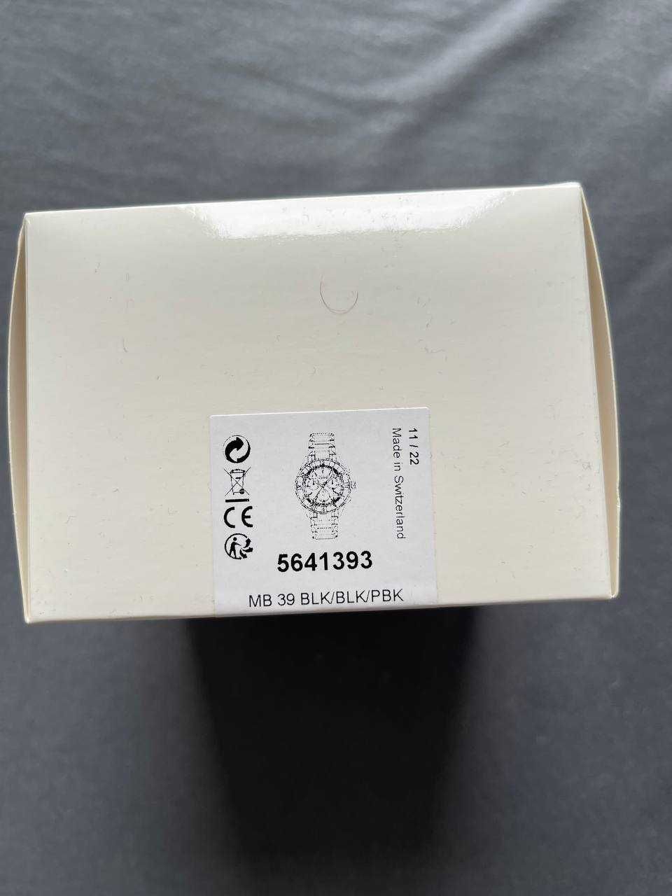 Zegarek Swarovski 39mm
Swiss Made, Metalowa bransoleta, Czarny NOWY