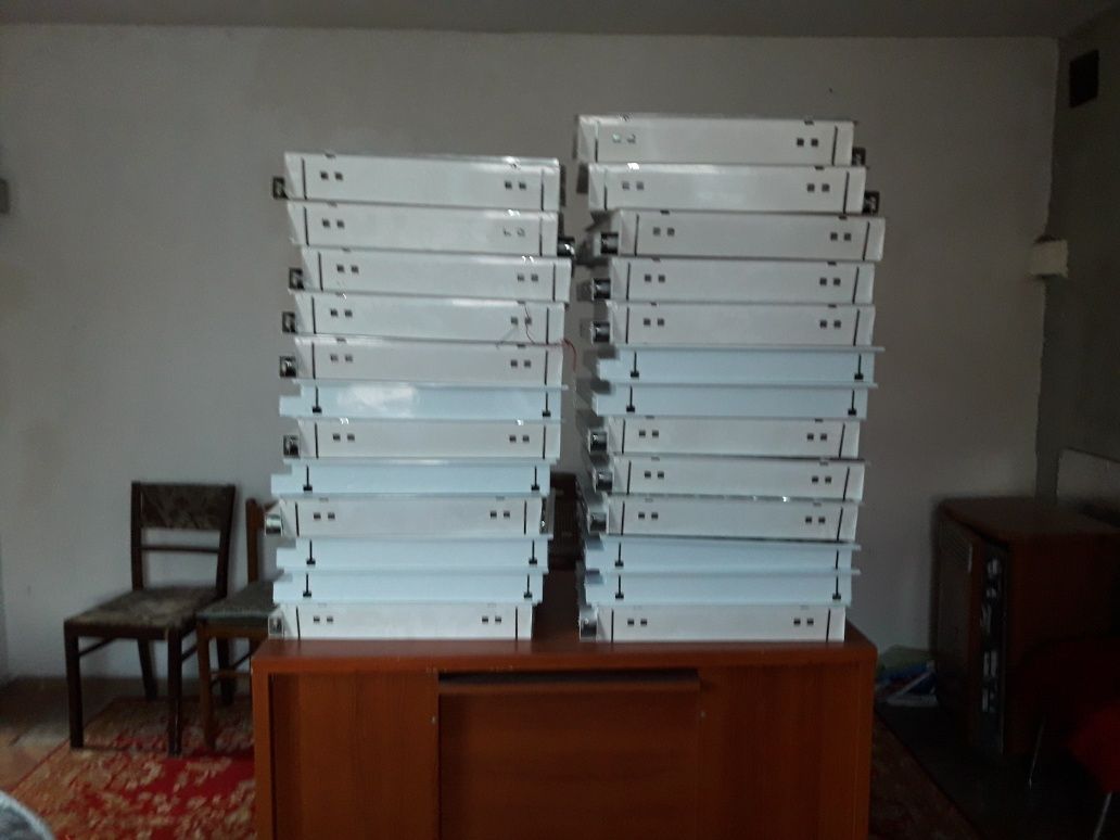 Lampy Lustry komplet ze świetlówkami
