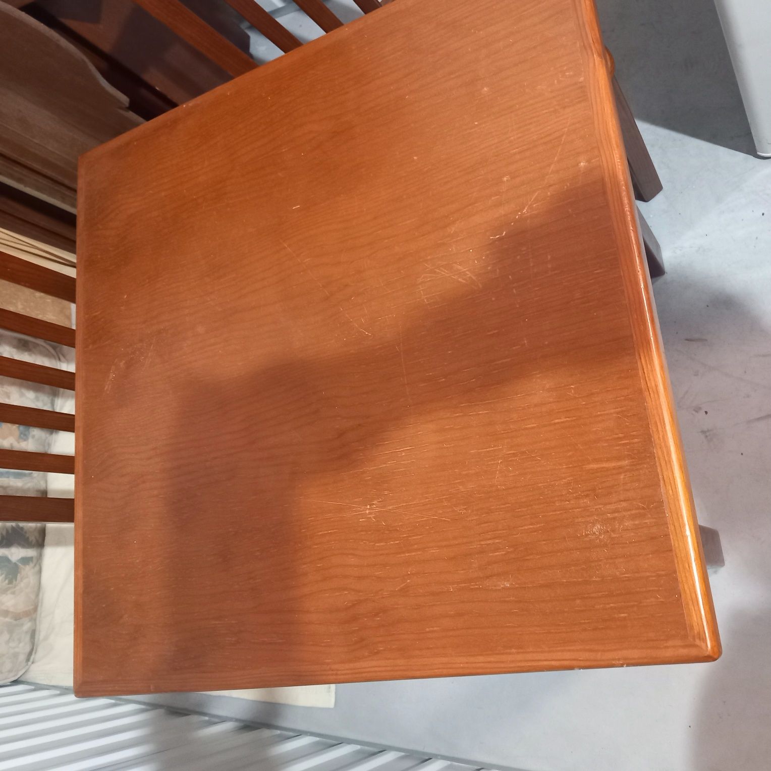 Conjunto de mesa e 2 cadeiras