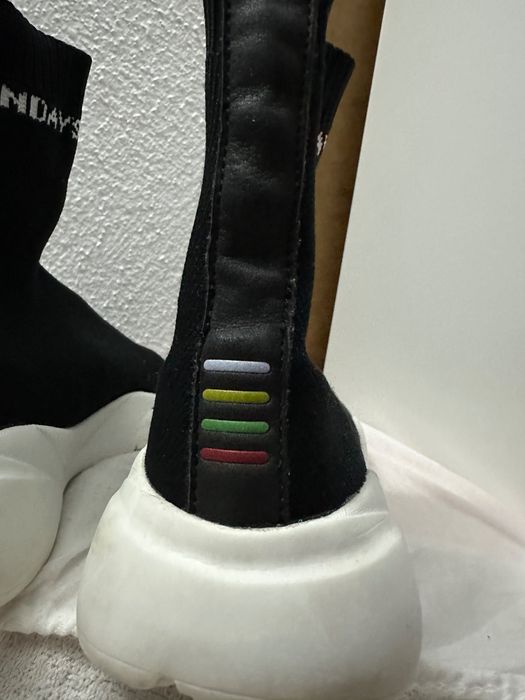 Tenis Bota tipo meia Bershka