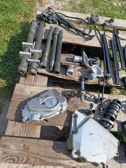 Części Yamaha R6 rj03 98 - 02 r 5EB rj01 impulsator stopka ślizg B4