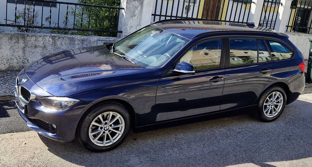 Carrinha BMW 318D Touring - 2013 - Nacional
