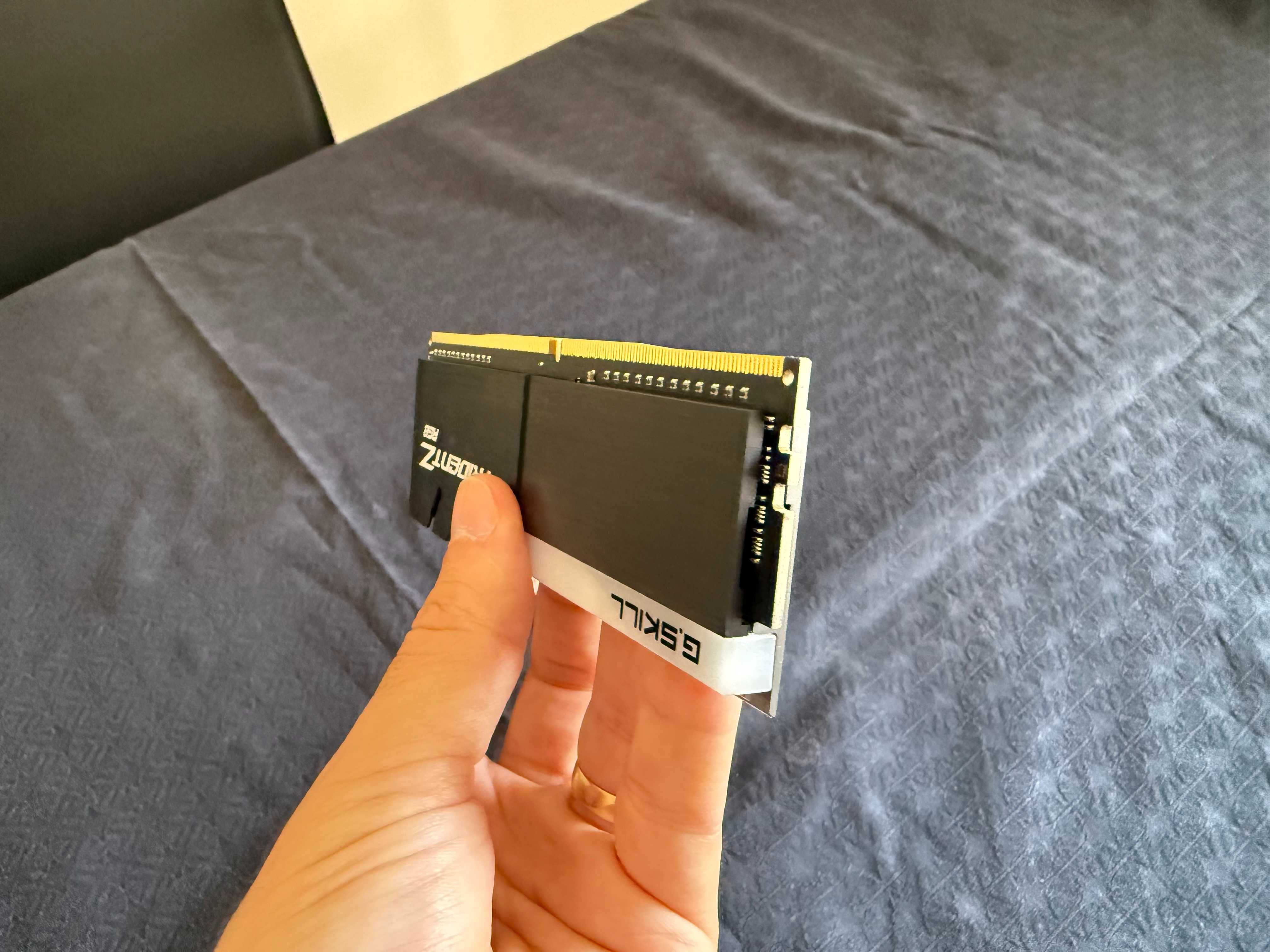 Memória RAM G.SKILL Trident Z RGB 16GB (2x8GB) DDR4-3600MHz CL18 Preta