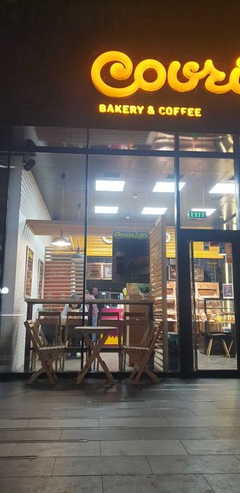 Набор раскладной деревянной мебели (стол круг +2стула )для кафе ,дома