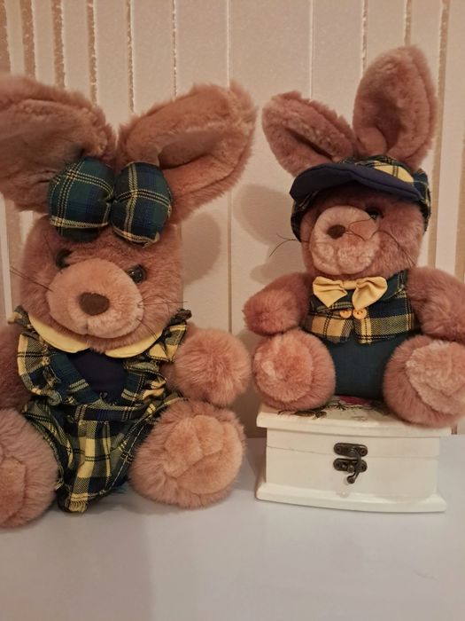 Продам мягкие игрушки зайчики.