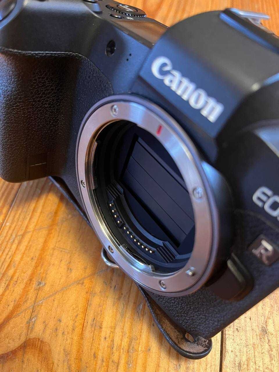 Продам Canon EOS R б/у в гарному стані.