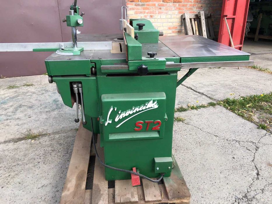 Станок деревообробний комбінований..Станок фрезерний з кареткою