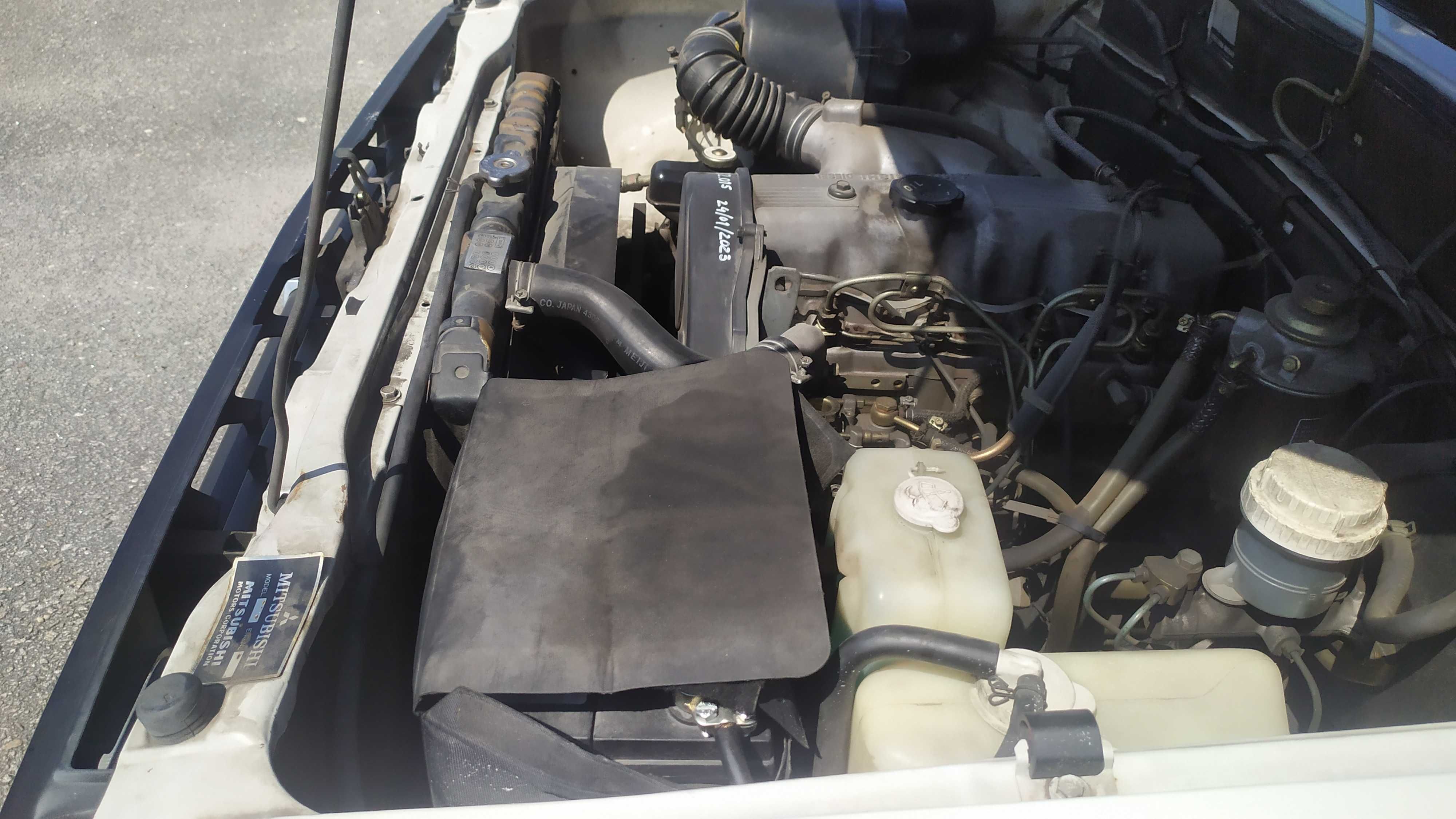 Carrinha caixa aberta, estimada com pouco uso