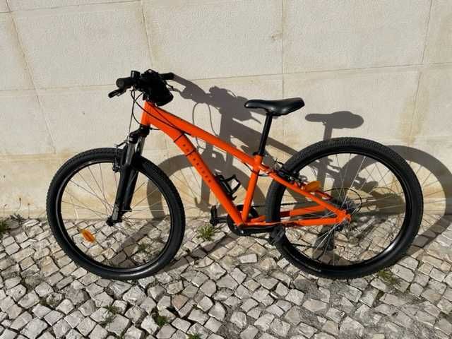 BICICLETA BTT DE CRIANÇA ROCKRIDER ST 500 DE 26" P/ 9-12 ANOS  LARANJA