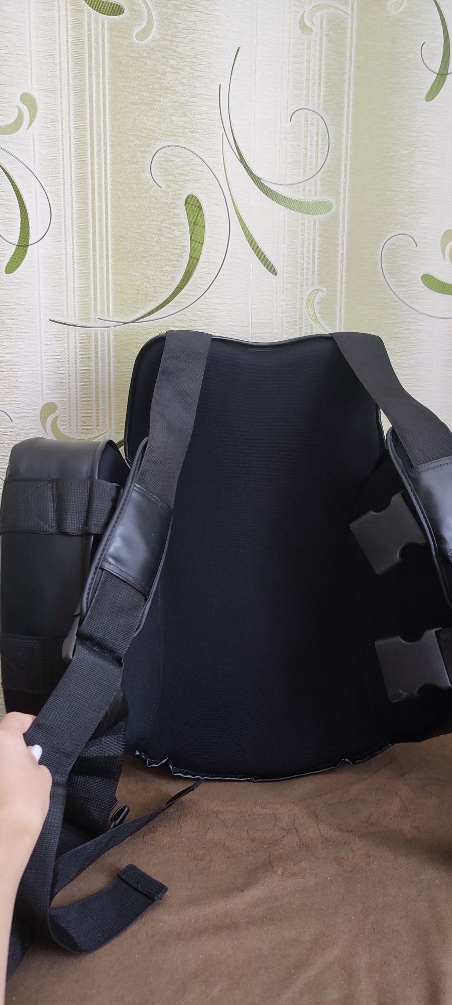 Тренерський жилет TITLE Lonic Strike Body Protector