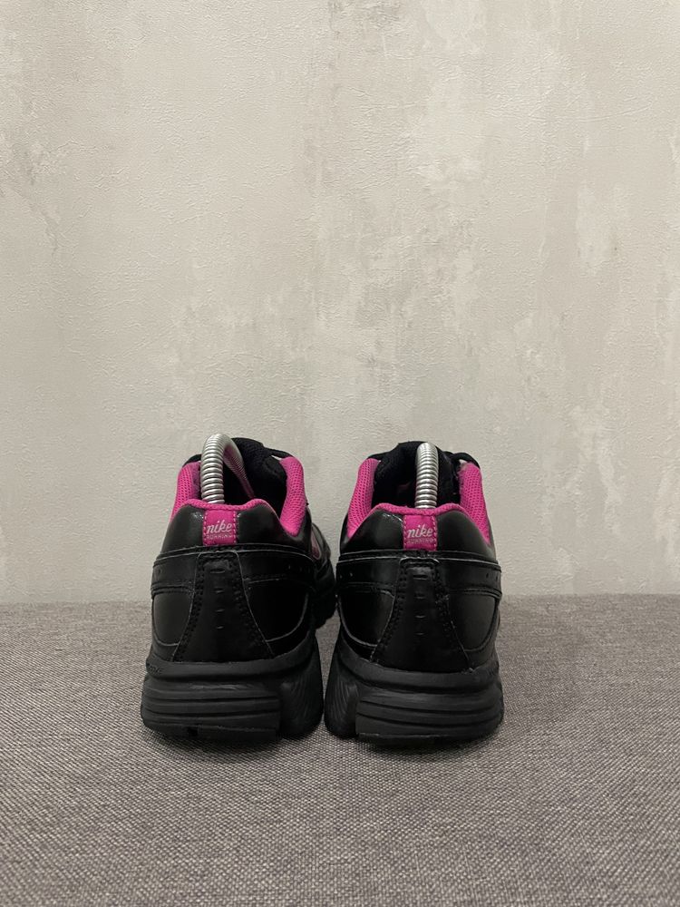 Шкяряні весняні кежуальні кросівки кеди взуття Nike Dart, розмір 38-39