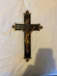 Cristo de patede em metal e madeira