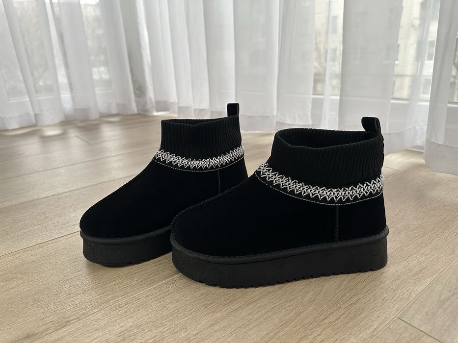 Чоботи у стилі UGG
