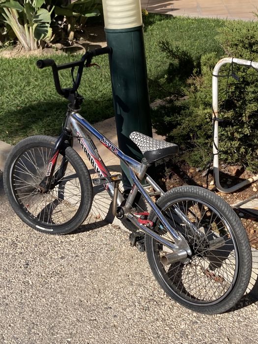 Bmx  para andar e fazer manobras