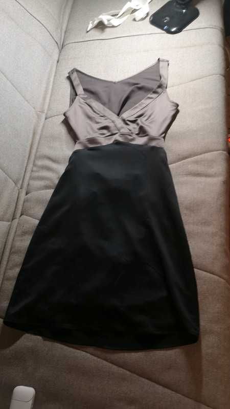 Popielata metaliczna elegancka minimalistyczna sukienka wycięte plecy