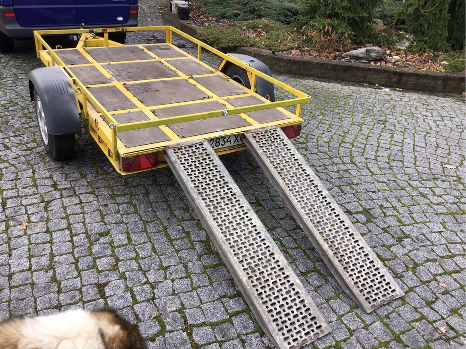 Автомобільний причіп вантажний