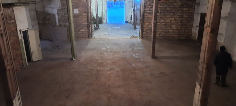 Продам чи Здам складське  приміщення  700 м/кв в місті Прилуки.