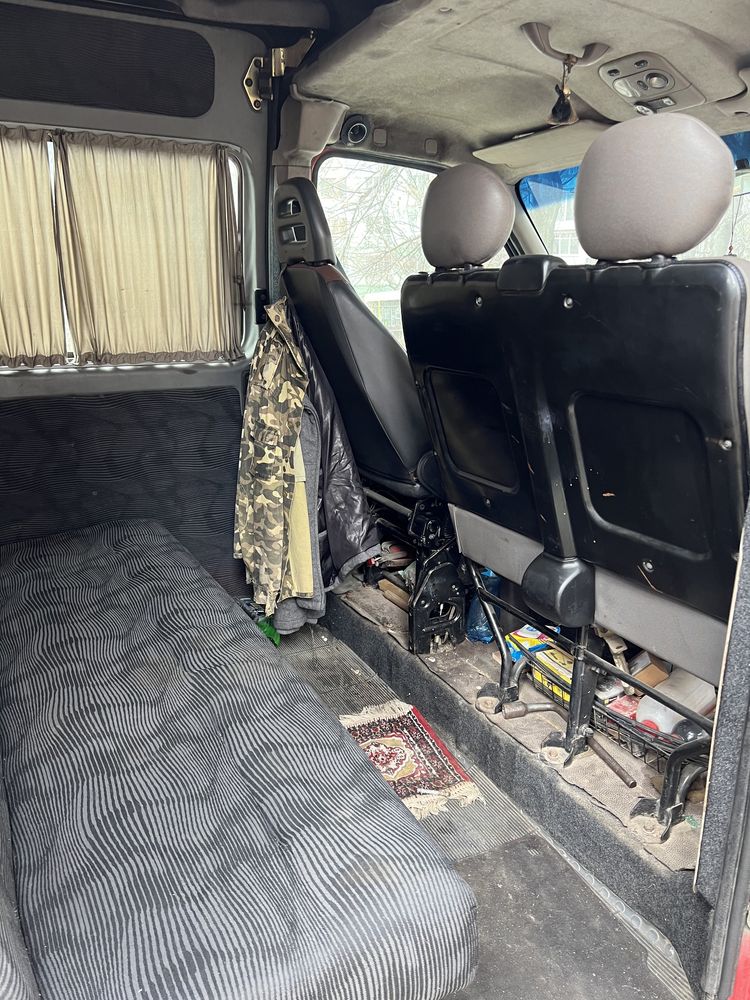 Reno Master 2 Махи Грузопассажир 7мест 2000р 2.8dTi 114ks