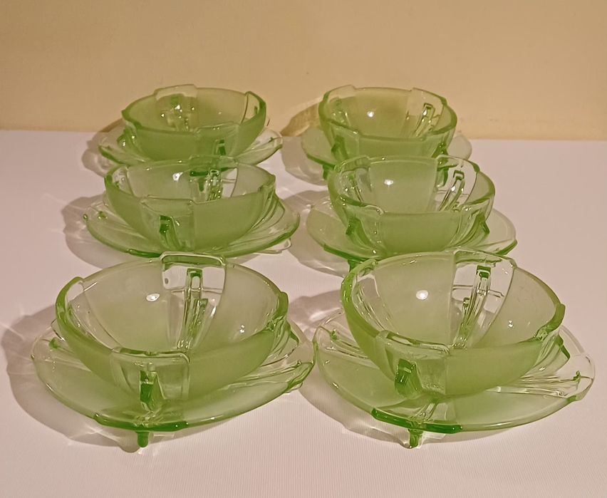 Art Deco miseczki i talerzyki, czeskie szkło z lat 30 XX wieku