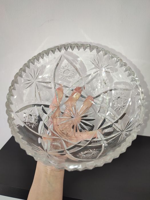 Kryształowa misa z okresu prl