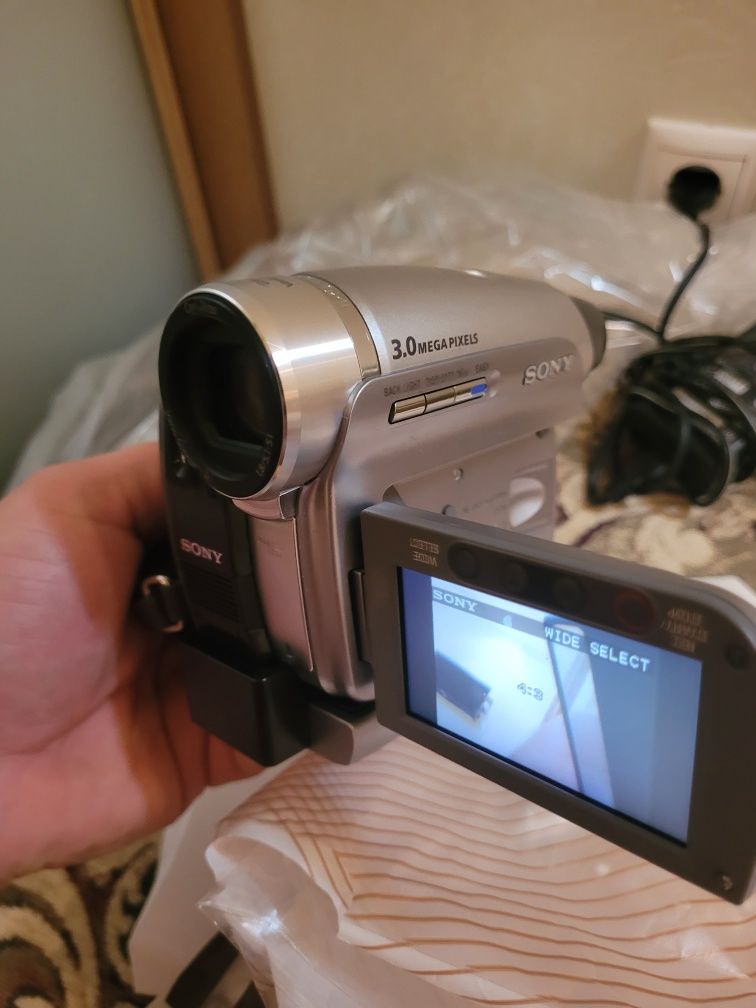 Відеокамера Sony DCR-HC94E
