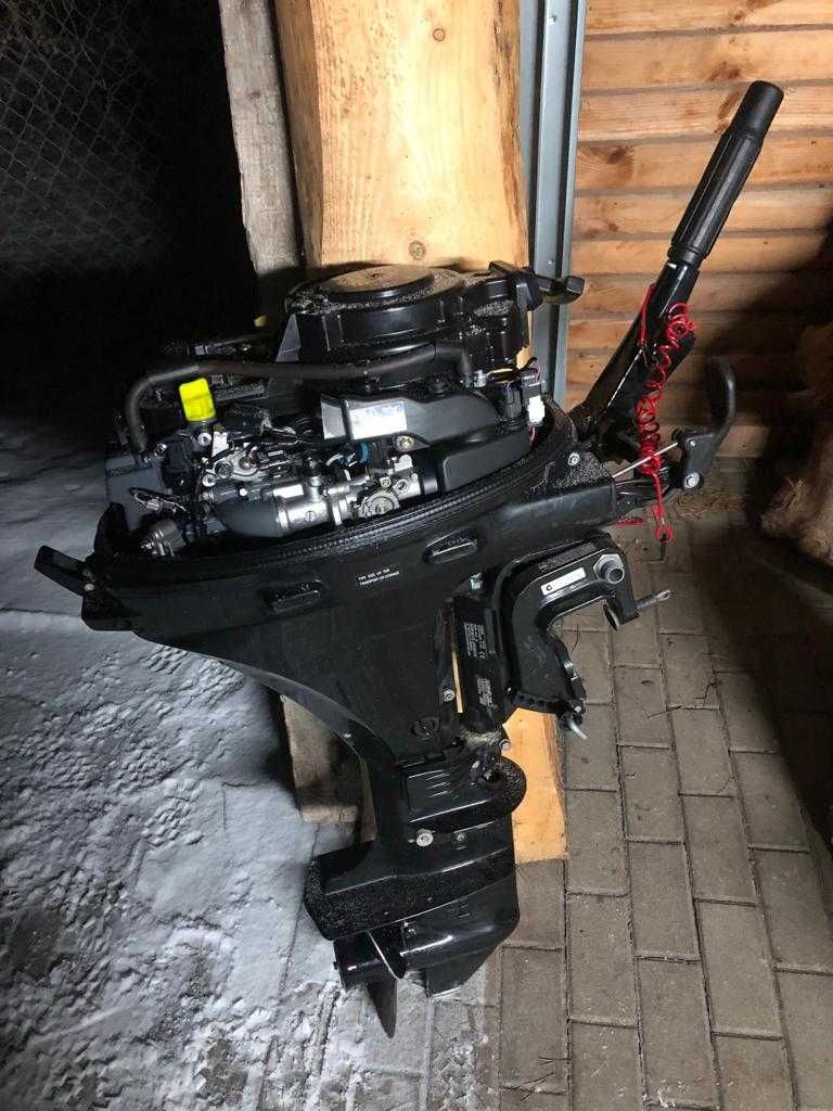 silnik zaburtowy (podobny ale nie honda yamaha mercury) suzuki 20KM