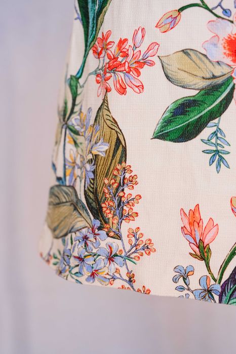 Reserved krótka sukienka wzór w kwiaty rozmiar 36 M