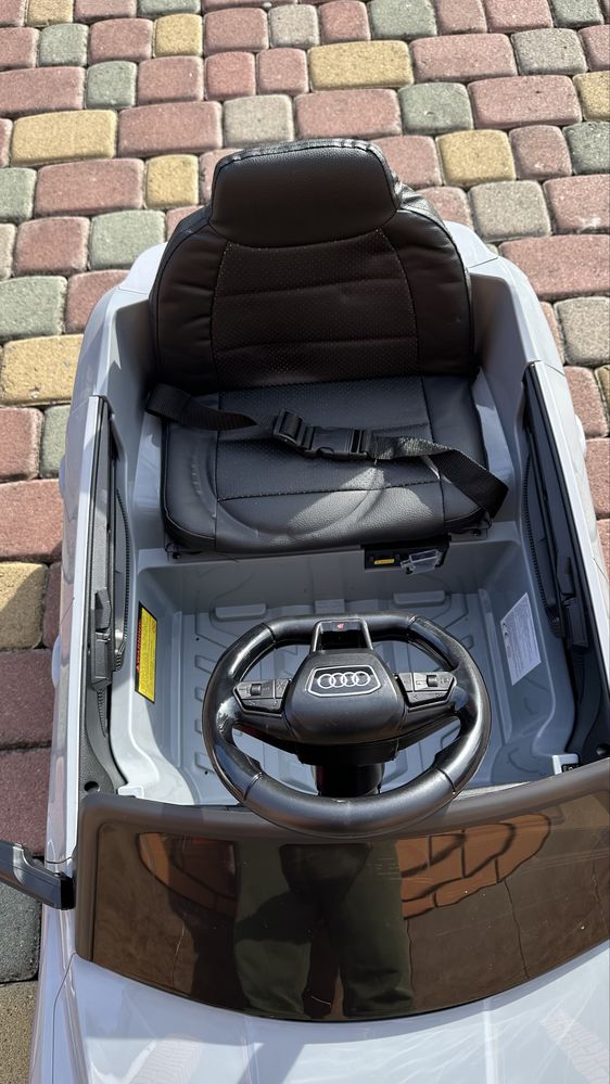 Дитячий електромобіль Audi Q8 Детское авто Ауді Авто на акумуляторі