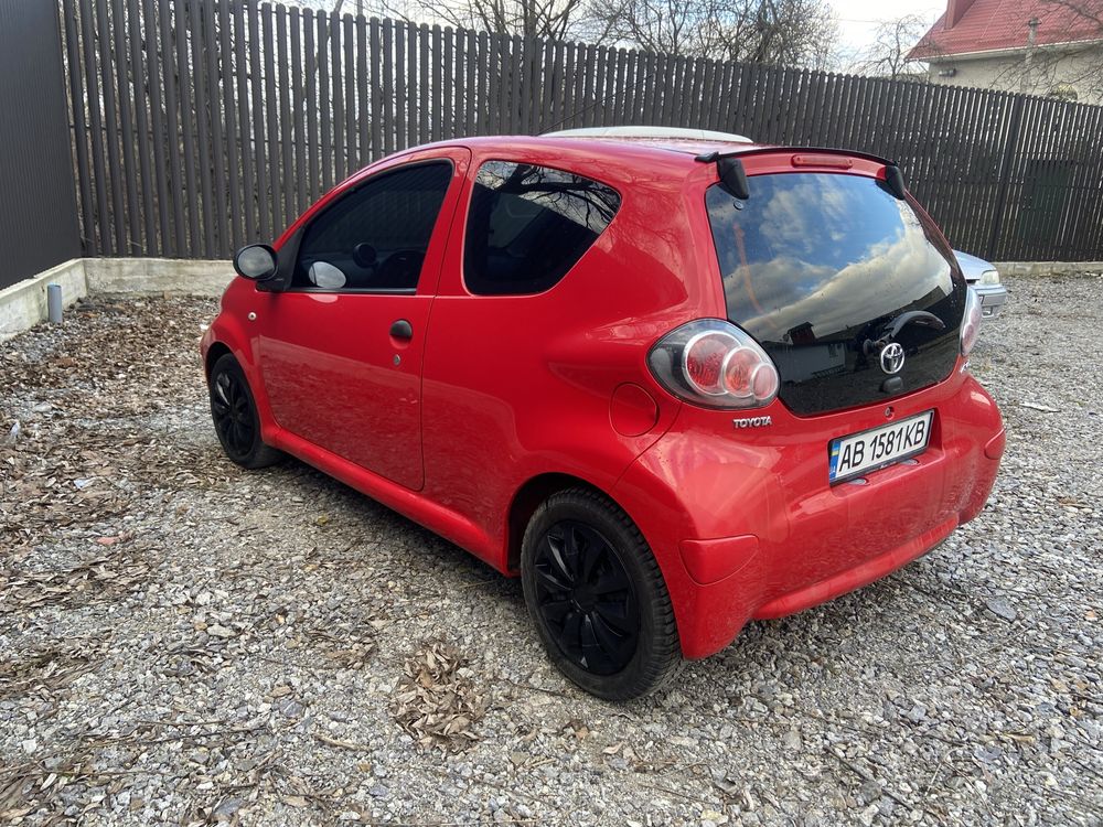 Toyota Aygo у відмінному стані! Без вкладень