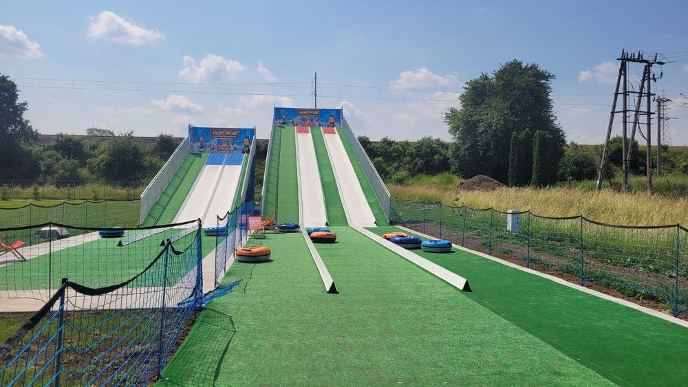 karuzela snowtubing zjeżdżalnia pontonowa urzadzenia rozrywkowe