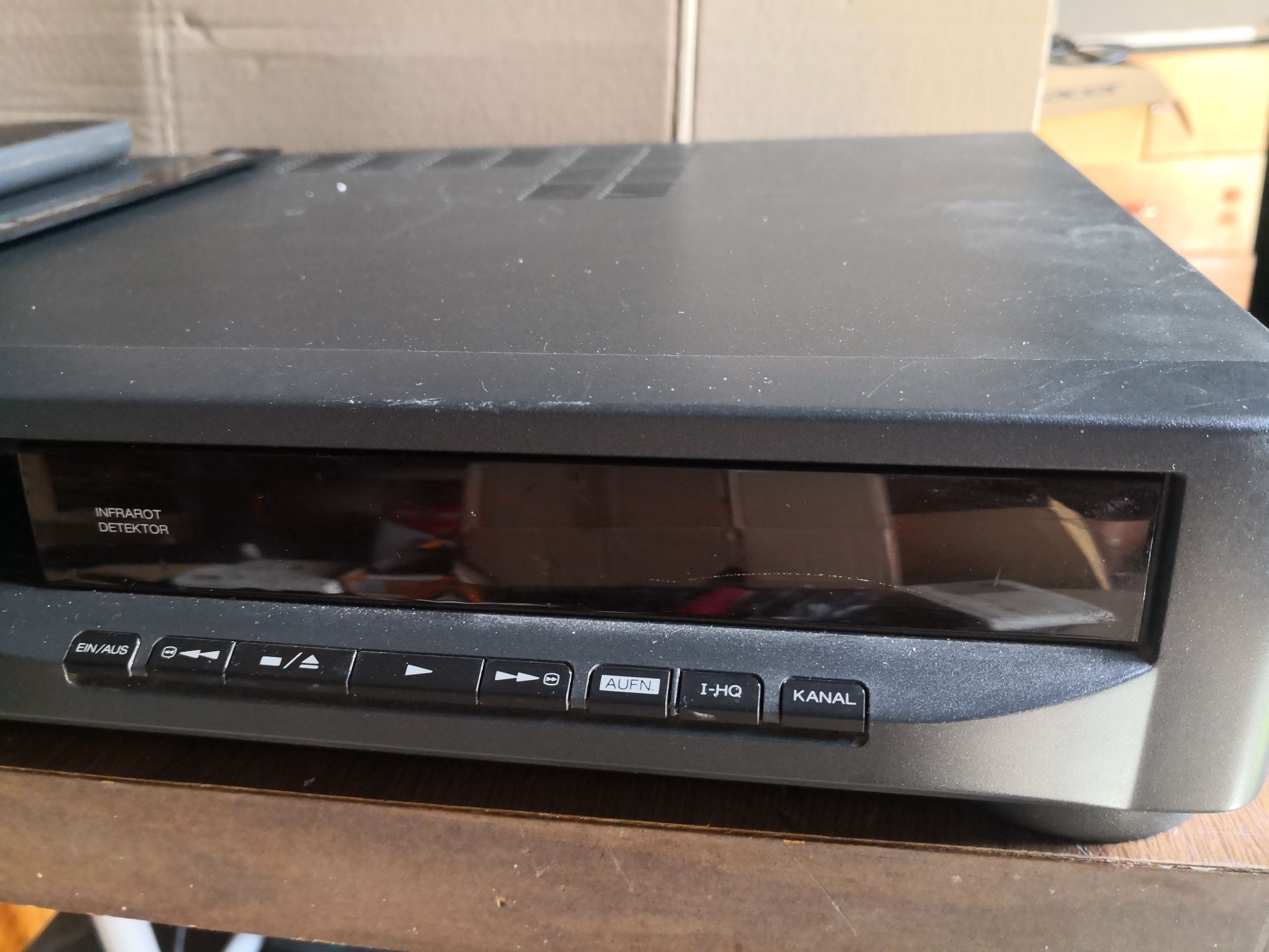 Magnetowid Akai F200EOG +Pilot opis