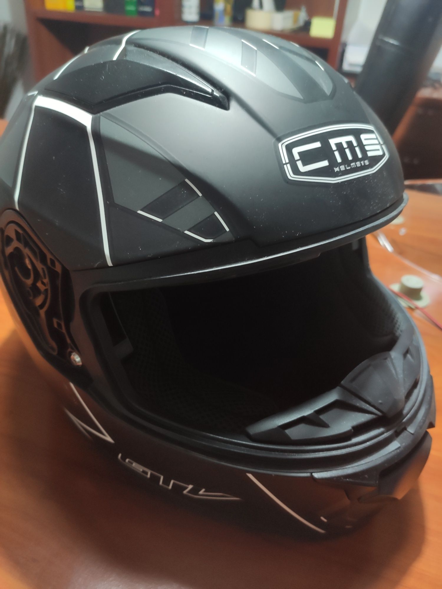 Capacete CMS gtv Strada (riscado)