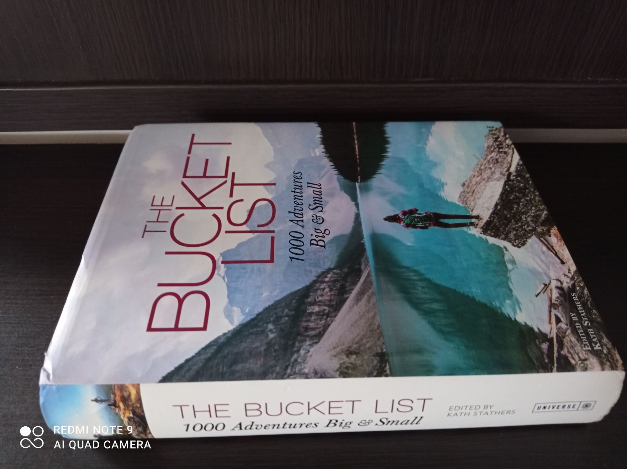 the Bucket List 1000 adventures Big & Small książka podróżnicza