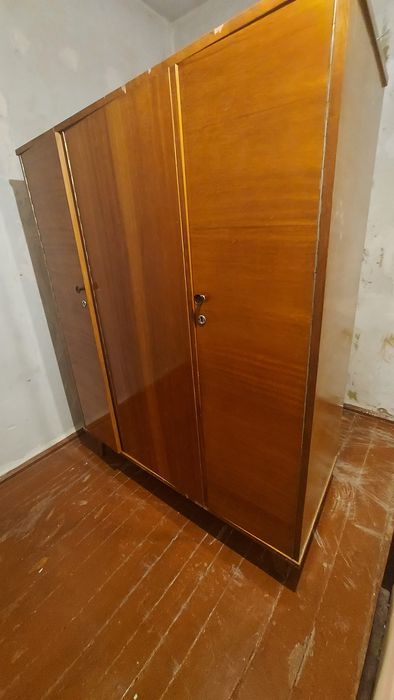 Віддам безкоштовно шафу