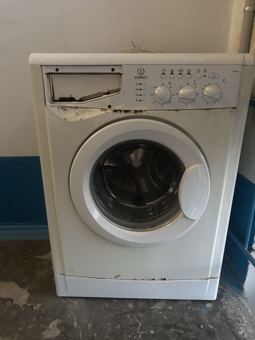 Пральна машина INDESIT WISL86