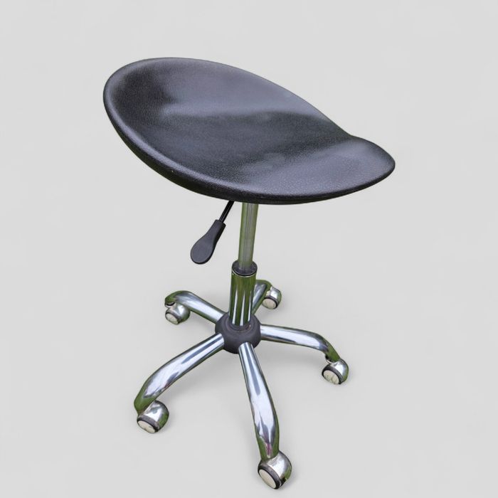 Krzesło obrotowe kółkach regulowane