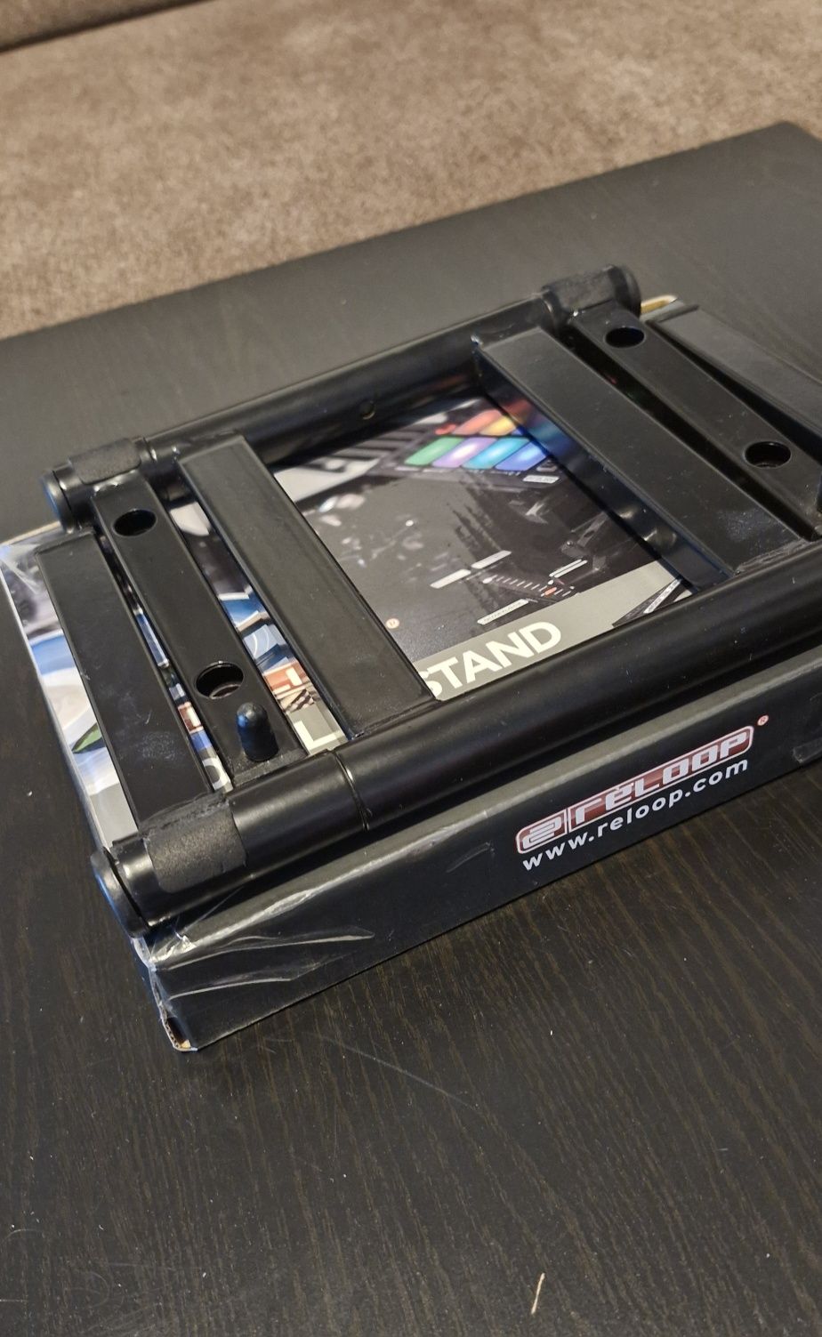 Modular stand Reloop