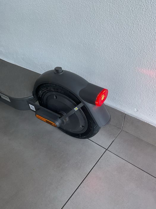 Hulajnoga xiaomi4 pro2 2 generacja400v dystans60km sprzedam