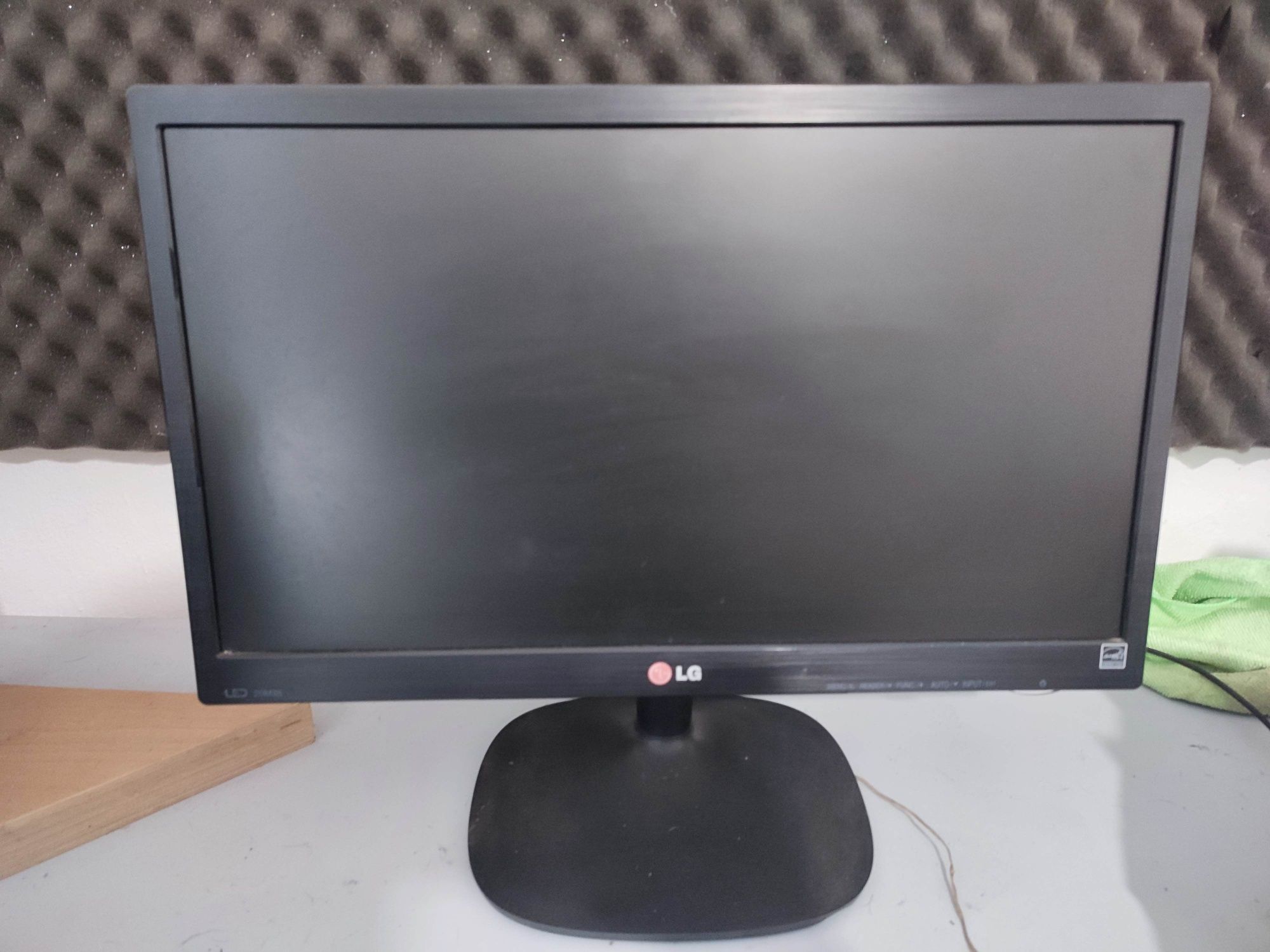 Monitor LG 22" sem cabo AC