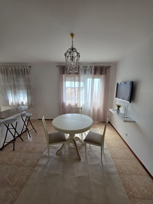 Arrendo T3 remodelado entrada imediata