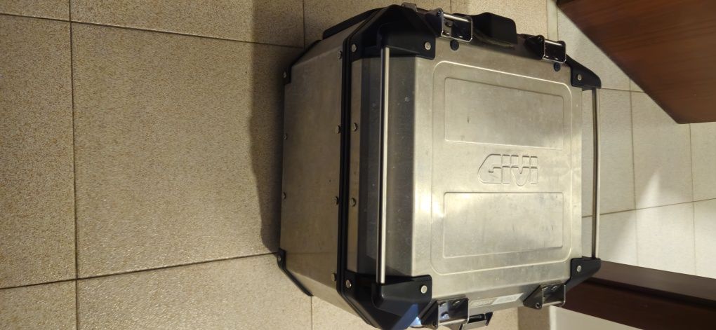 Top case  Givi Trakker Outback 42 Lt