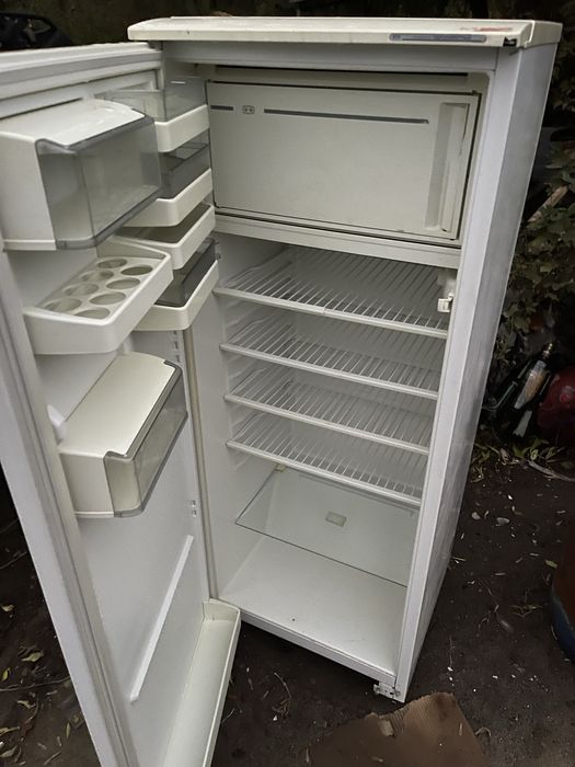 Холодильник в робочому стані