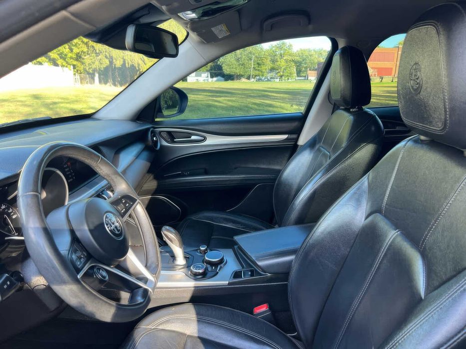 Alfa Romeo Stelvio      2018