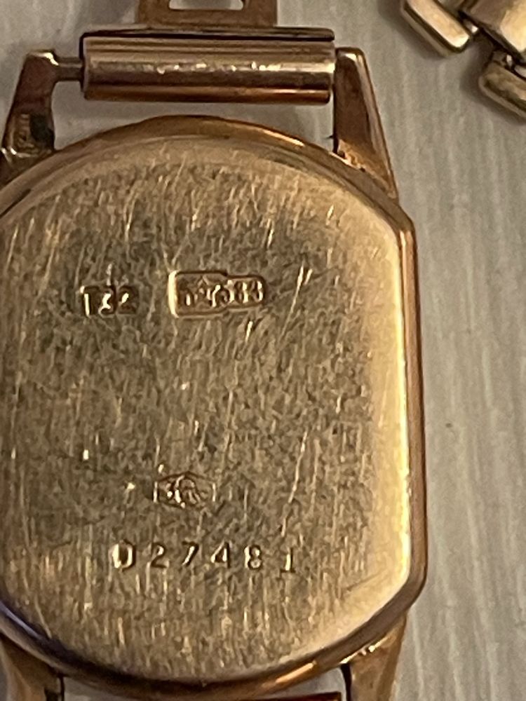 Złoty damski zegarek Slava 17 Jewels próba 583