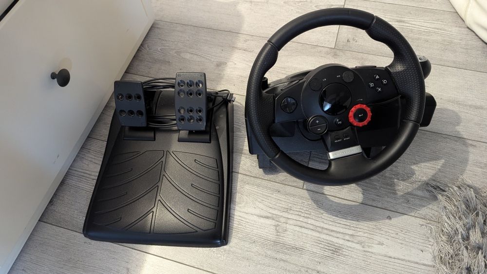 Kierownica Logitech driving force gt