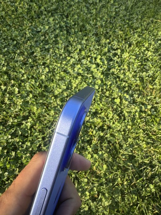IPhone 16 plus niebieski